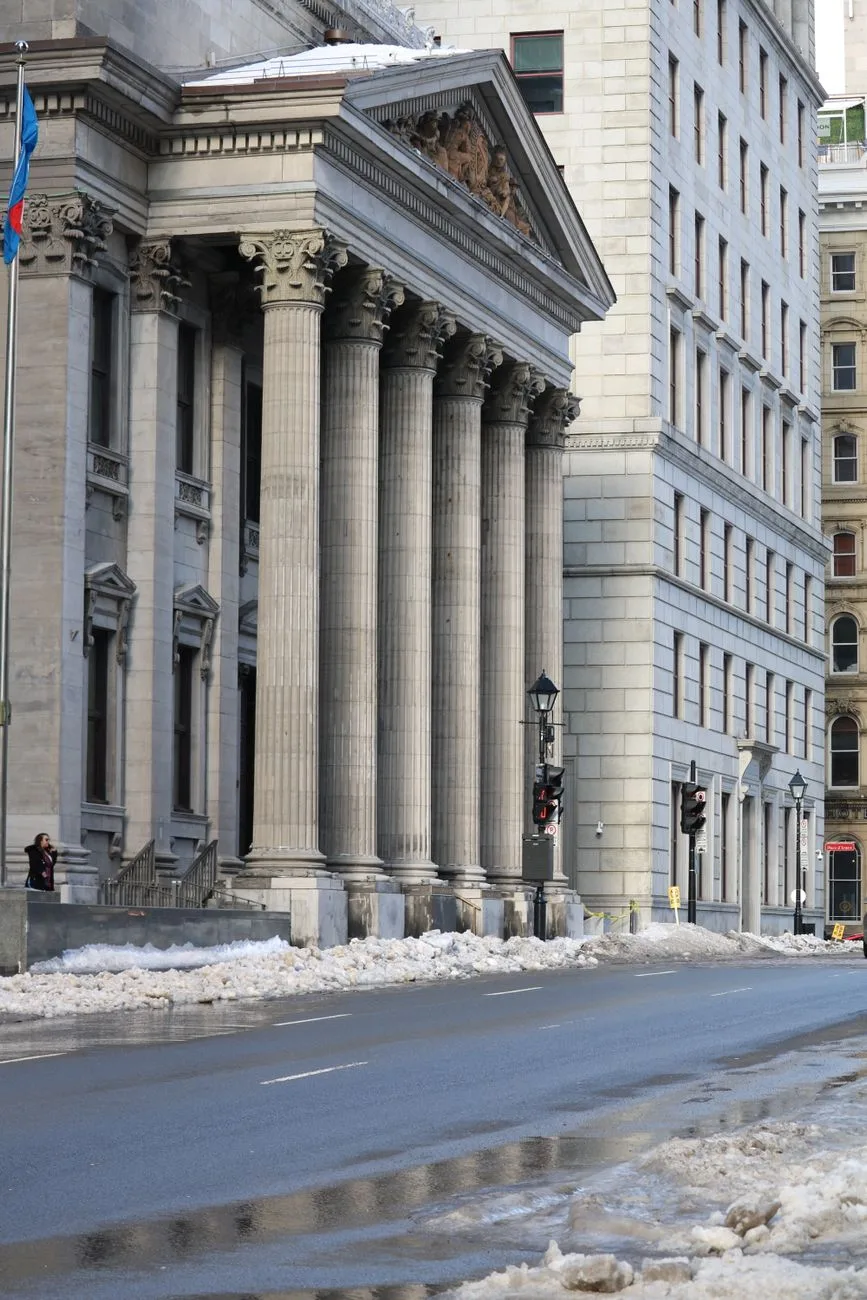 section comparatif : succursale bancaire au Québec