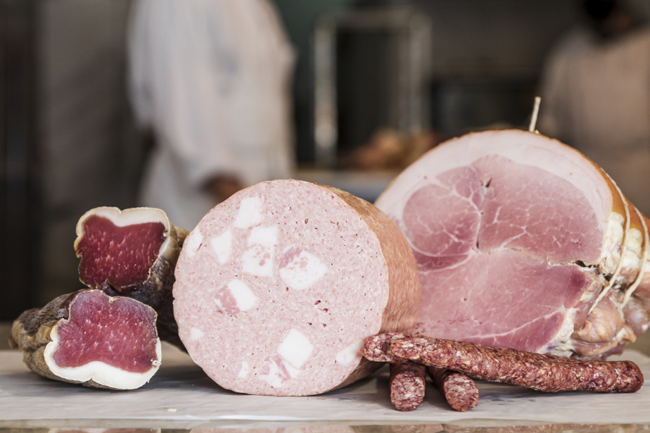 Importer du fromage et de la charcuterie au Canada : règles douanières et alternatives québécoises comptoir de charcuterie artisanale au Québec