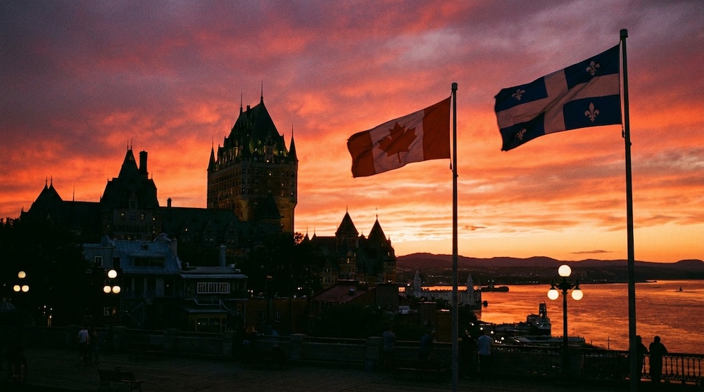 Regroupement familial au Québec : blocage jusqu'en 2026, comment faire face ? vue sur la ville de Québec au coucher du soleil